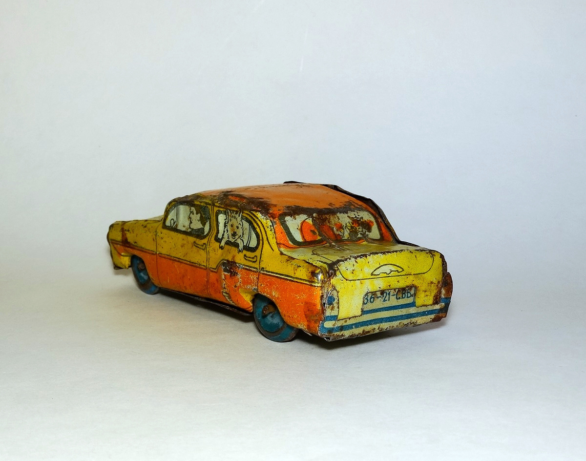 Игрушечный автомобиль "Москвич", п/о "Радуга", г. Верхняя Пышма". Фото автора, листаем галерею -->>