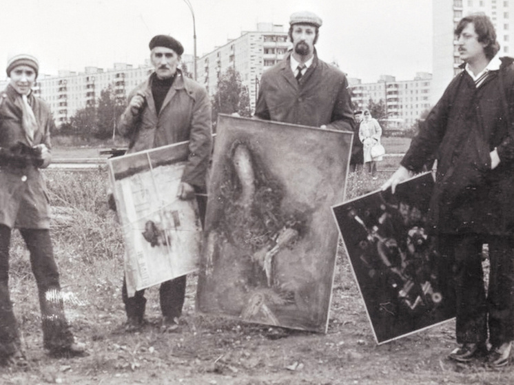     Маргарита Тупицына, Владимир Немухин, Виктор Тупицын и Сергей Бордачев. 1974 год. / Мария Москвичева