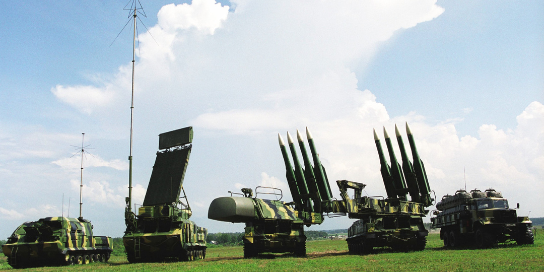 "Бук-М1". Мобильный ЗРК средней дальности ПВО сухопутных войск.