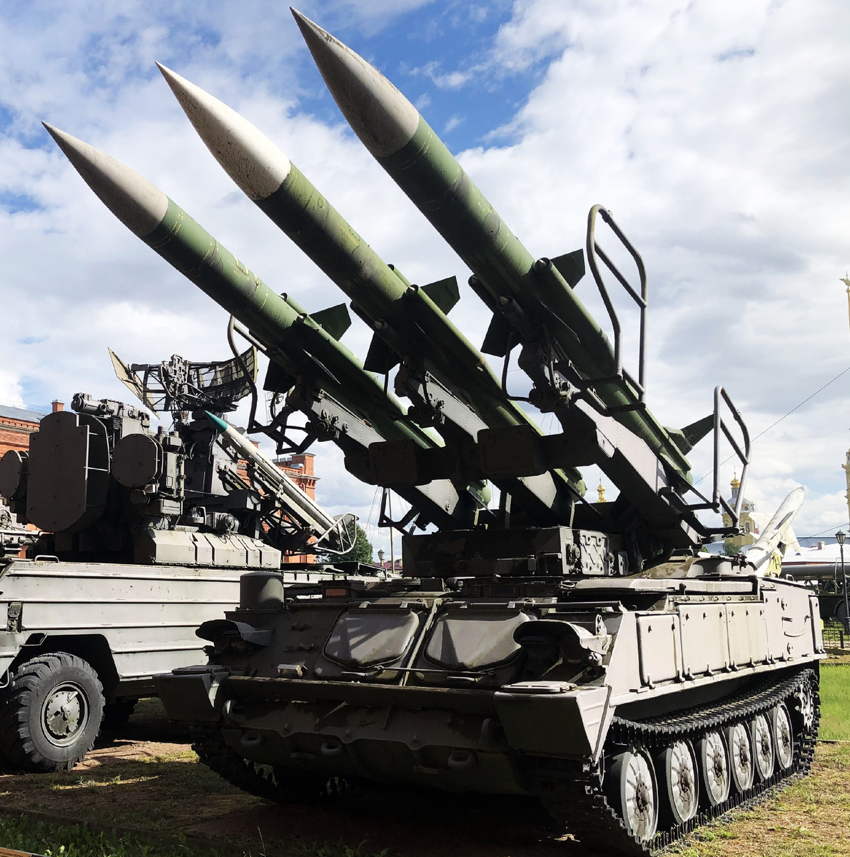 Самоходная пусковая установка 2П25 из состава ЗРК "Куб".
