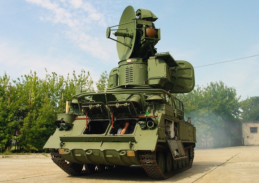 Самоходная установка разведки и наведения ( СУРН) 1С91 из состава ЗРК "Куб".