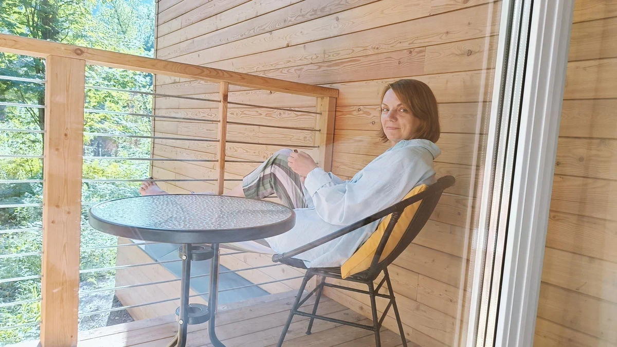 Это я в отпуске была, слушала лекцию на балконе, муж снимал из комнаты