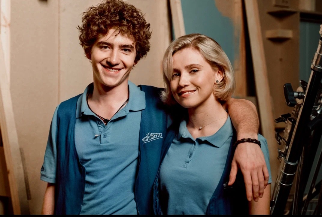 Фото из свободных источников, Яндекс картинки. Актёры сериала "Галя, у нас отмена"