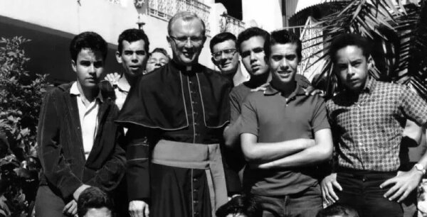 Отец Брайан Уолш. Это его идею о кубинских детях подхватило ЦРУ. Фото © topwar.ru