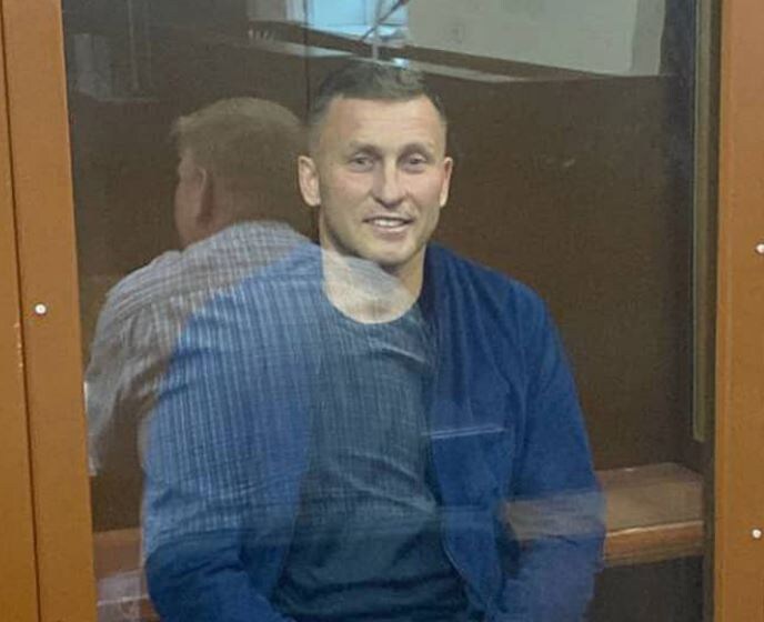 Граф Юдин в суде (иллюстрация из телеграм-канала «Суды общей юрисдикции»)