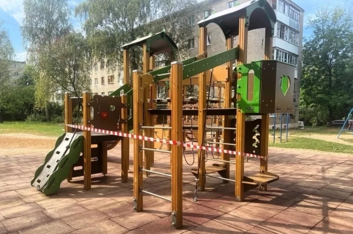    Три новые детские площадки появились в Смоленске