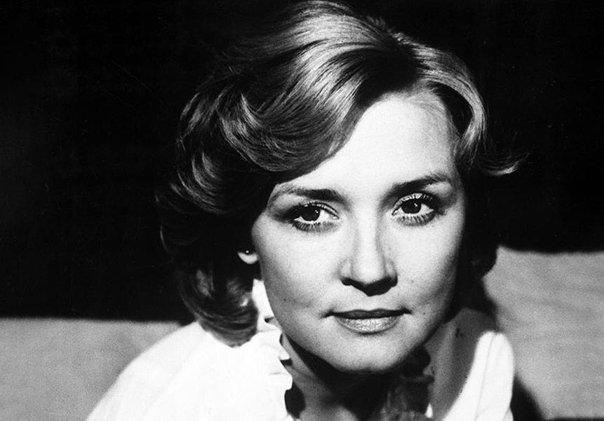 Вера Алентова