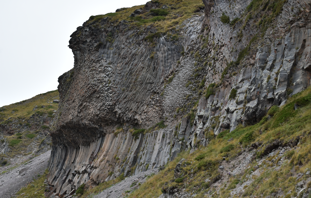 Базальтовые скалы
