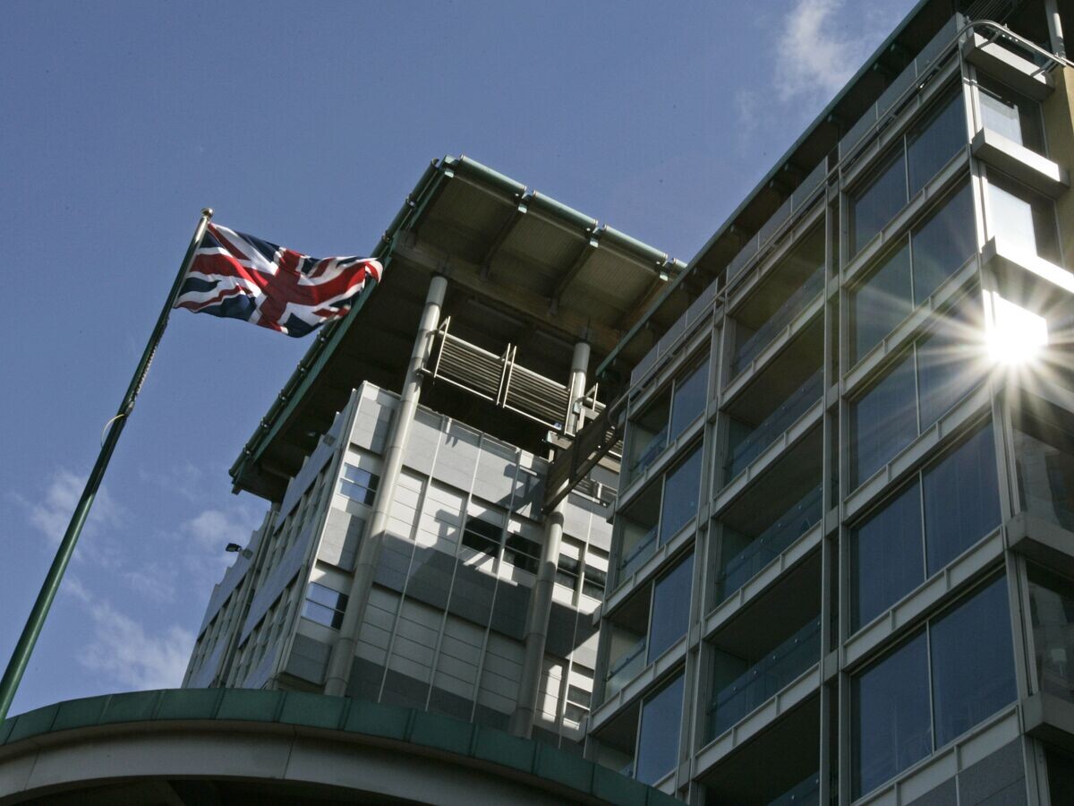    Здание посольства Великобритании в Москве© AP Photo / Alexander Zemlianichenko