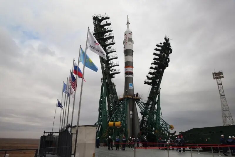 На фото: пилотируемый российский корабль "Союз МС-26" на старте на космодроме "Байконур", Казахстан. 11 сентября 2024 года. Источник фото: https://topwar.ru/249909-s-bajkonura-startovala-raketa-nositel-sojuz-21a-s-pilotiruemym-korablem-sojuz-ms-26.html