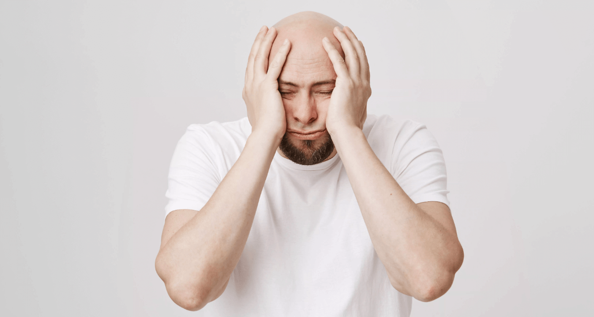    С облысением сталкиваются около половины мужчин. Источник фото: hfe-hfe.ru