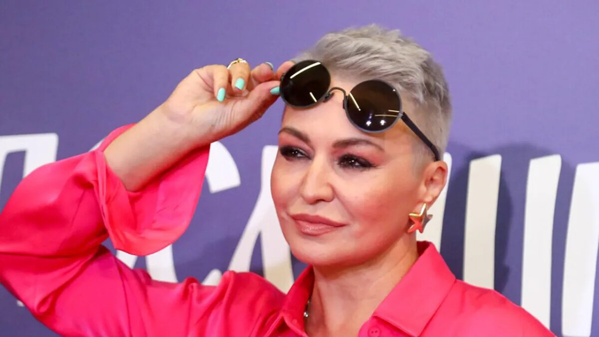    Певица Катя Лель.