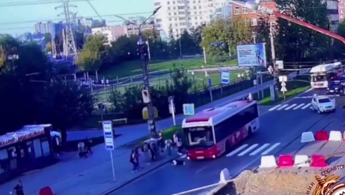     Источник: скриншот видео с дорожных камер / Госавтоинспекция Перми