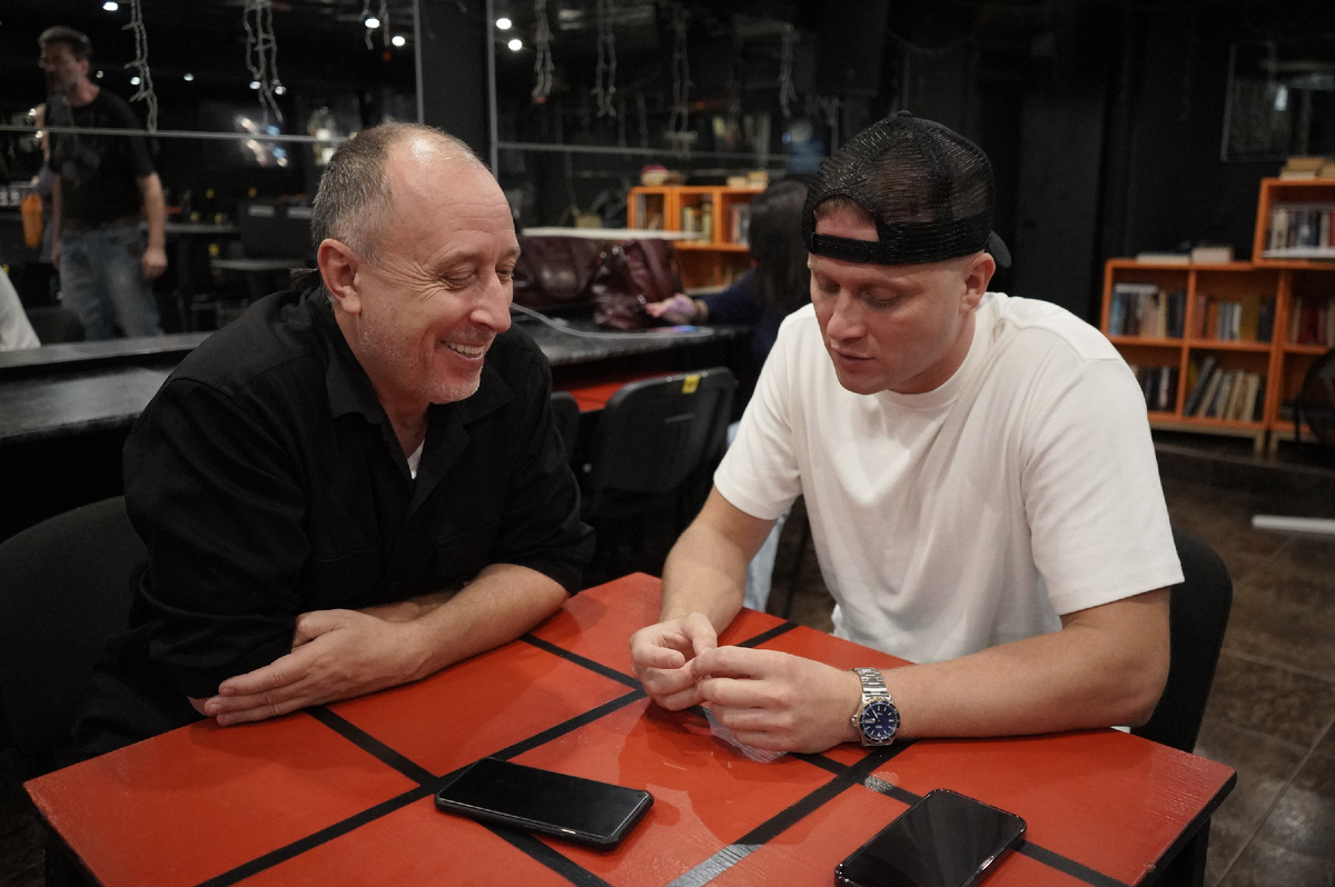 Театр на Юго-Западе. Сбор труппы. Фото: Людмила Конопля.