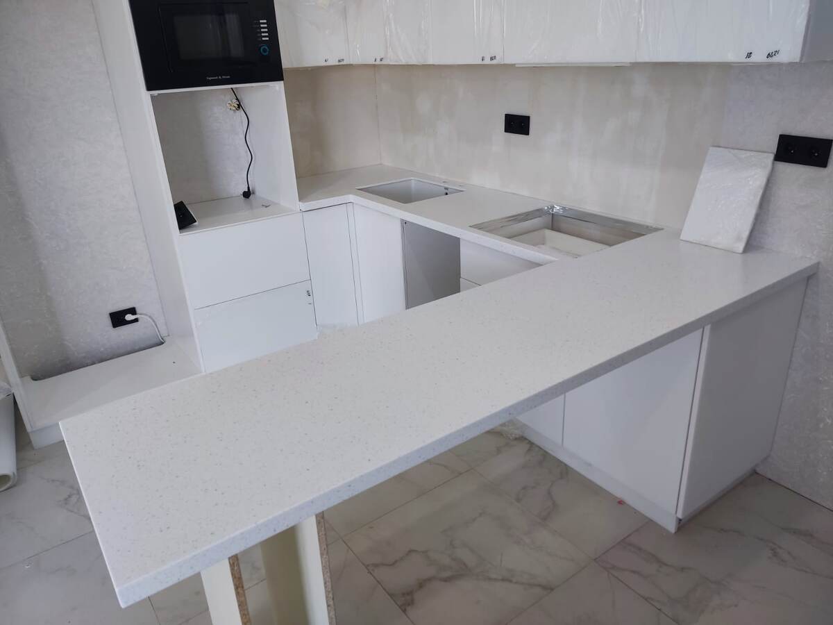 столешница с барной акриловый камень