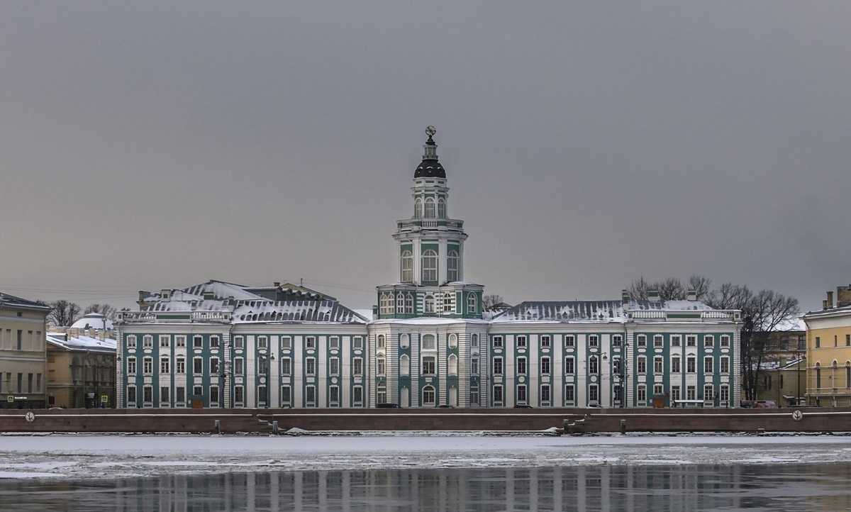 Кунсткамера. Вид с Невы. Фотограф: Vadim Lu: https://www.pexels.com/ru-ru/photo/15476071/