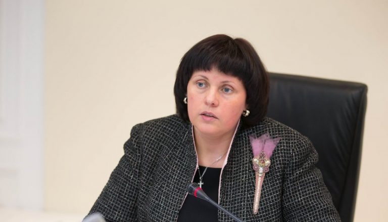    Денис Паслер наделил полномочиями сенатора от Правительства Оренбуржья Елену Афанасьеву Белов Михаил Александрович