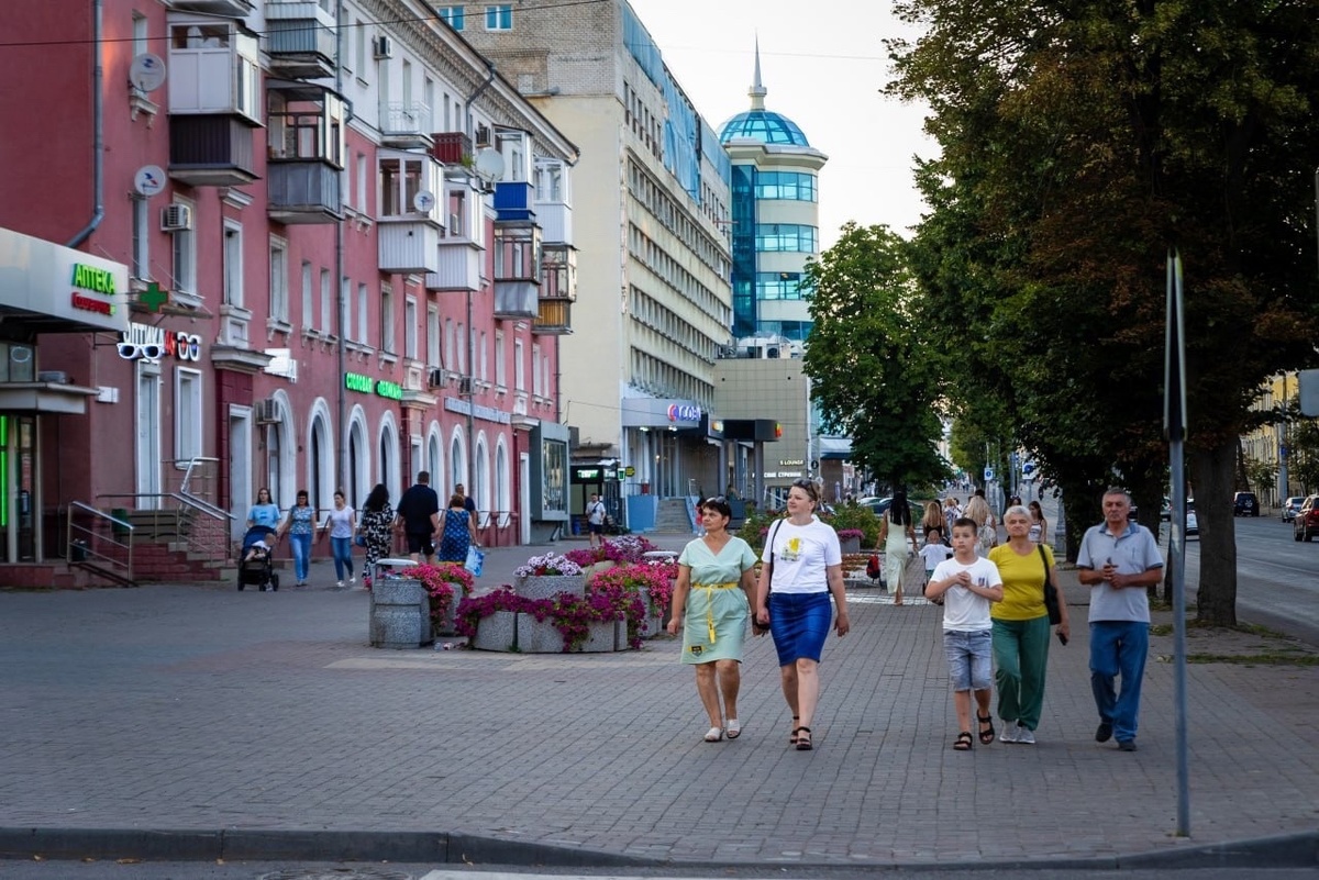    В Курске перенесли срок внедрения дизайн-кода для ранее установленных нестационарных торговых объектов