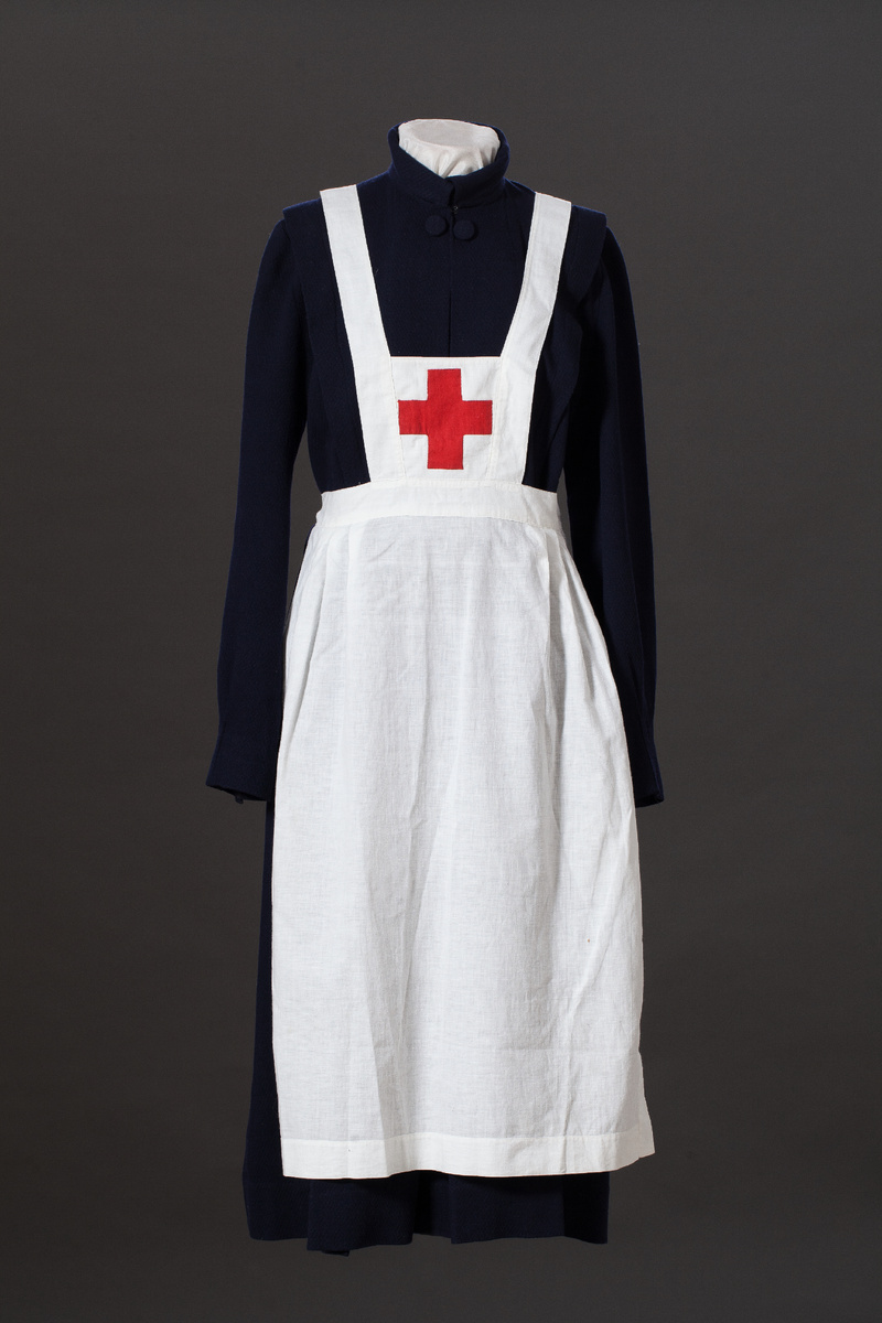 Платье и передник сестры милосердия. Российская империя. 1910-е гг. ГИМ
