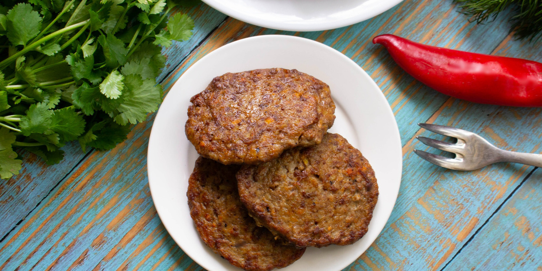 Оладьи из куриной печени с овощами