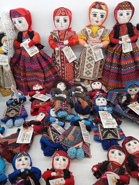 Вот поближе куколки. 