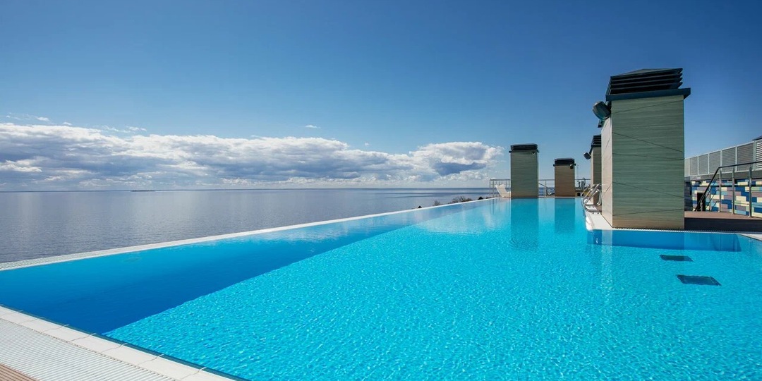 9 лучших открытых и закрытых бассейнов в Санкт-Петербурге: где искупаться и отдохнуть?