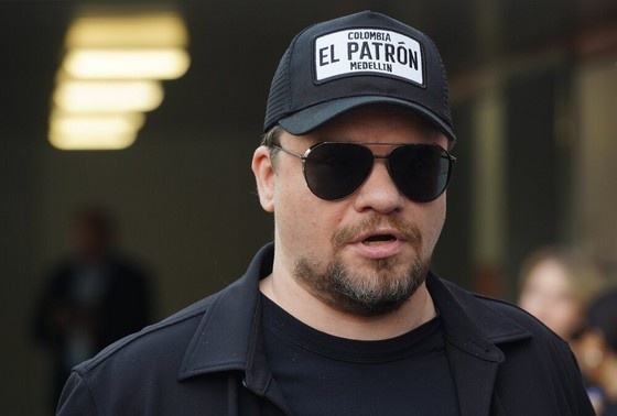    Гарик Харламов