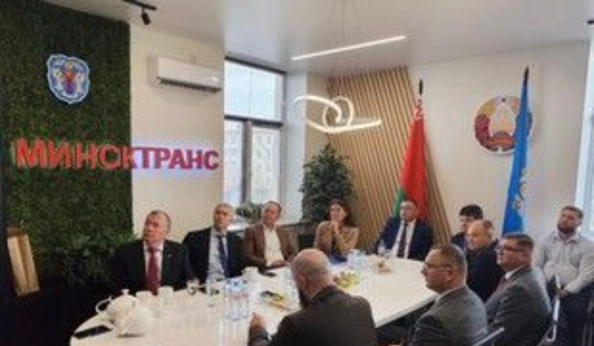     Совещание. Источник: ekburg.ru Автор фото: Телеграм-канала Главы Екатеринбурга Алексея Орлова