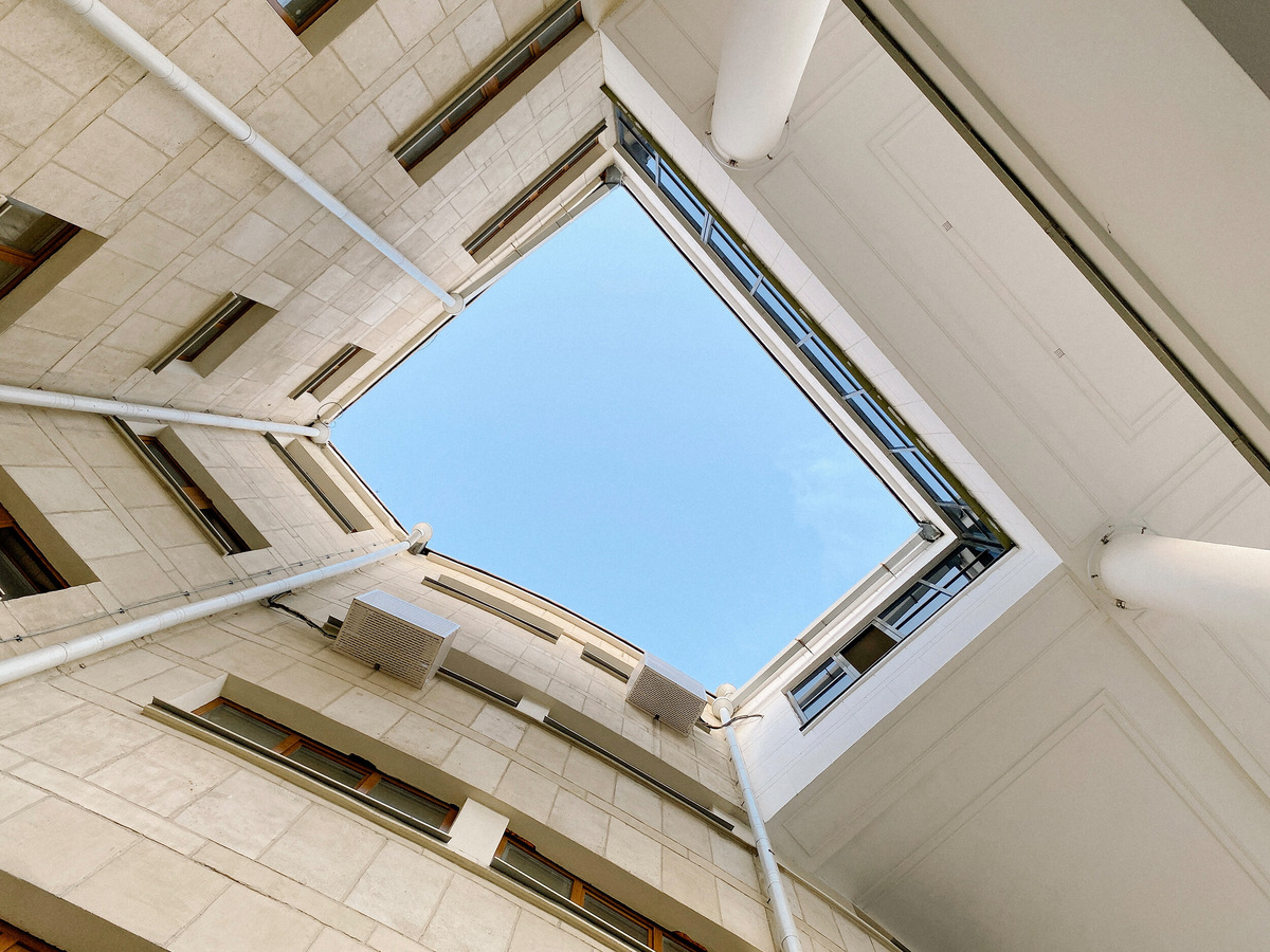 Театр драмы им. Максима Горького известен в архитектурном мире как памятник позднего конструктивизма. Фото: Дарья Загумённова 