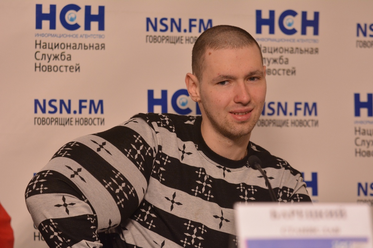 Две стадии надо бы поесть. Да щас картинка. С утра выпил день. Че мем. Популярные мемы.
