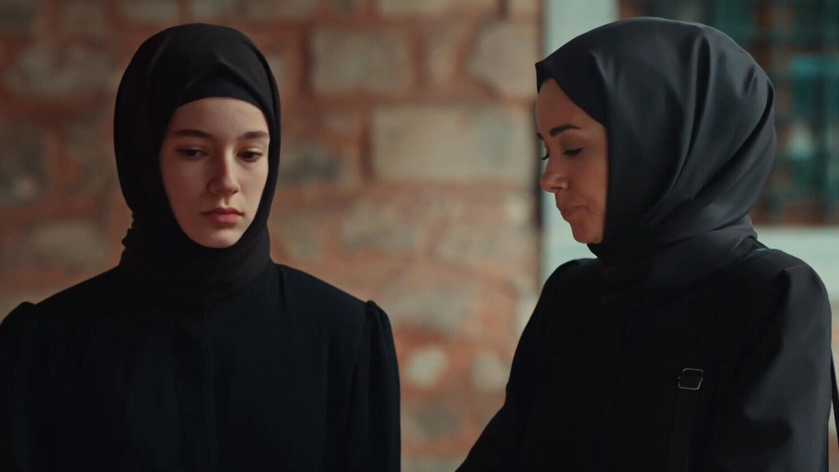 Кадр из сериала "Красные бутоны"