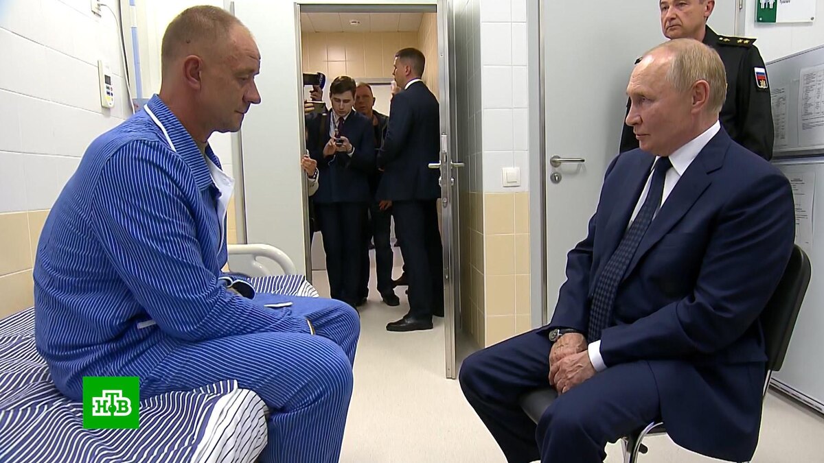    Путин встретился с героем СВО в клинике Минобороны РФ