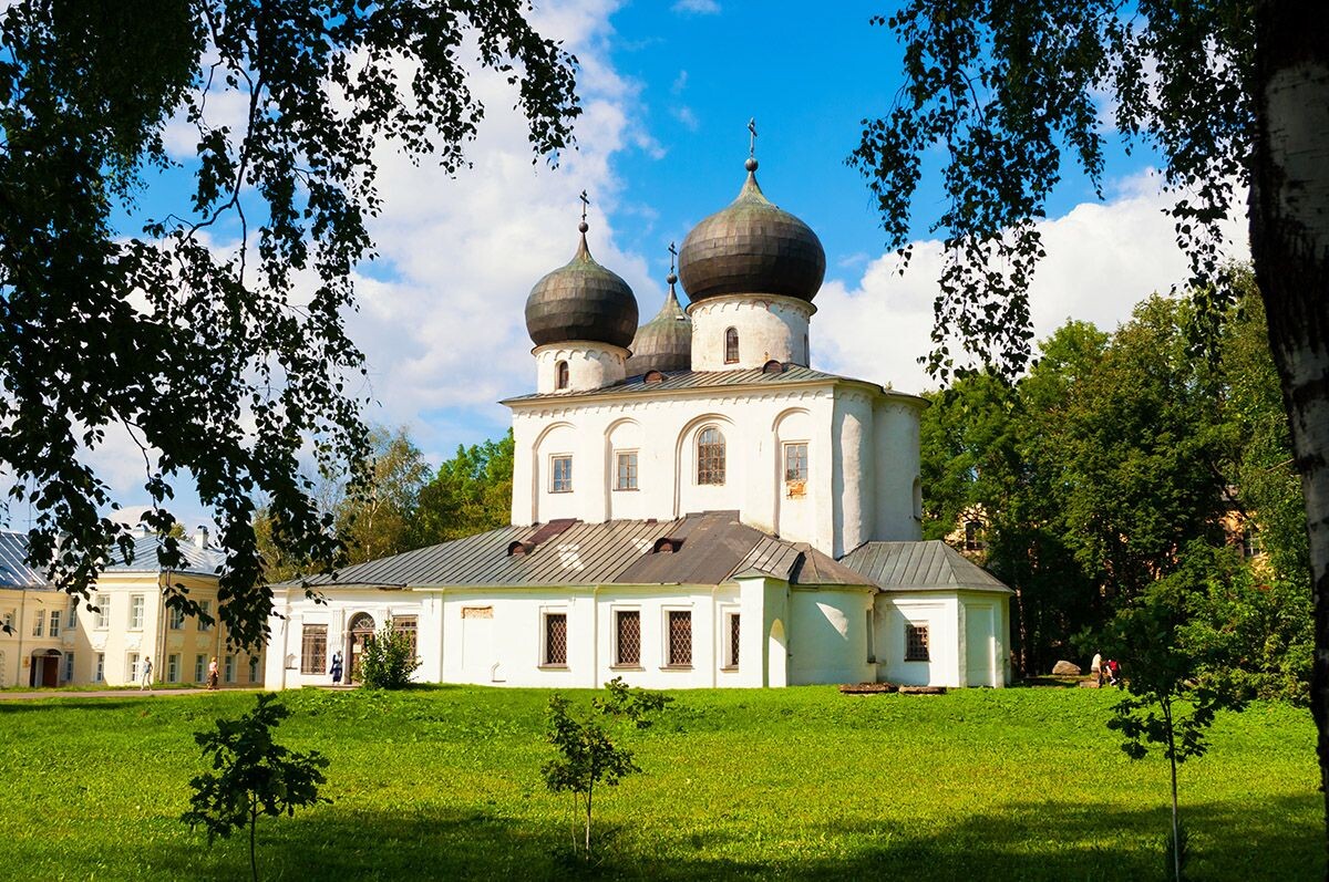 Собор Рождества Богородицы, православный храм в Великом Новгороде. Источник: Shutterstock📷
