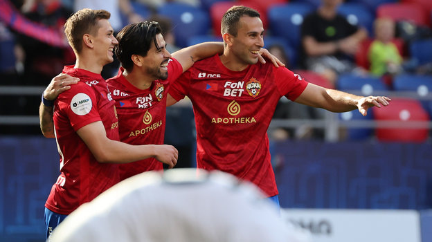    Иван Обляков, Виктор Давила и Милан Гайич.Александр Федоров