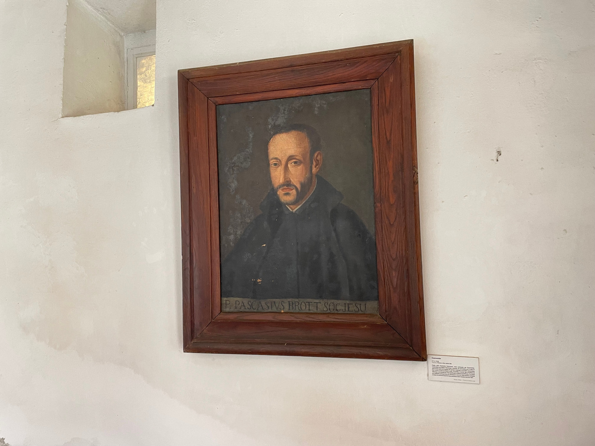 Это тот самый Космандер - автор проекта крепости