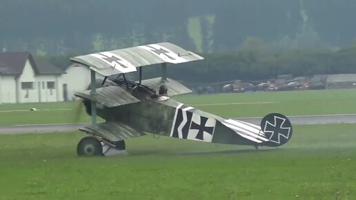 Истребитель Fokker Dr.1 vs. FVM Ö1 Tummelisa