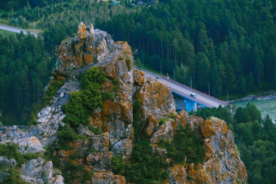    Скала "Чертов палец" и ее окрестности . Источник: Андрей Сороко