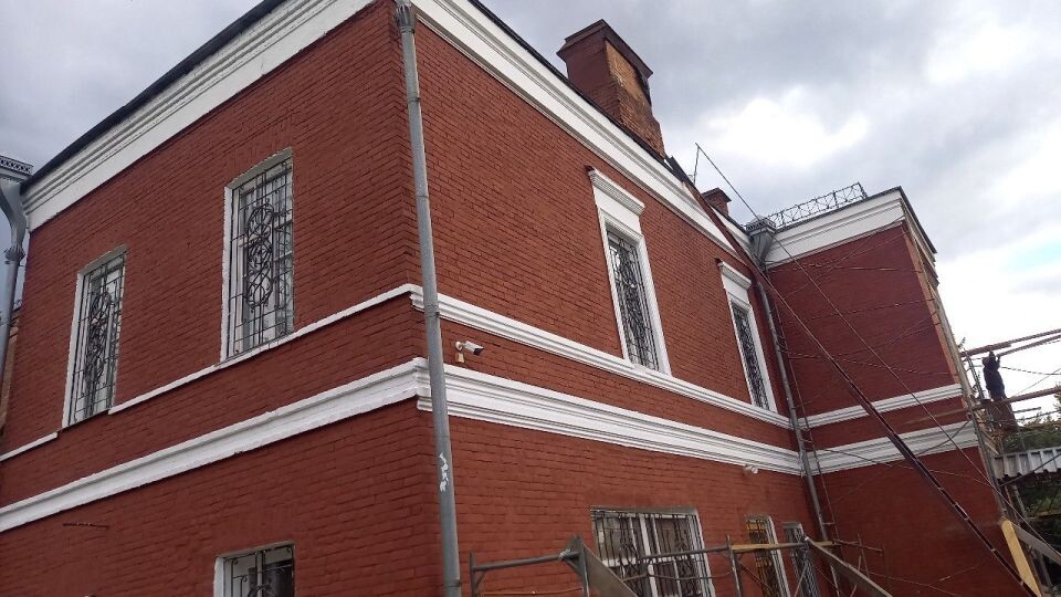    Ремонт фасада здания ГМИЛИКА. Источник: t.me/altculture22