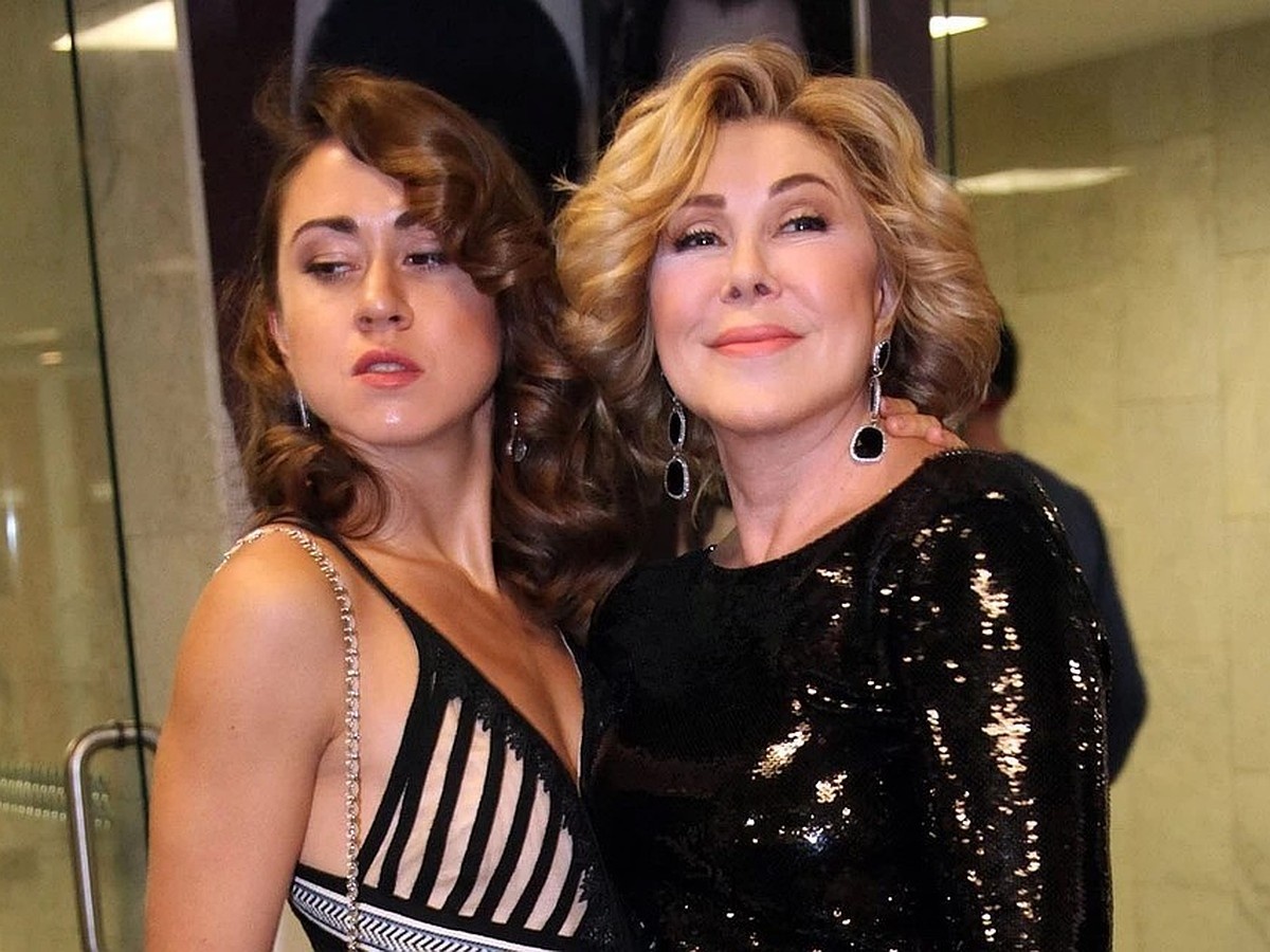 Яндекс Картинки: Любовь Успенская и ее дочь Татьяна Плаксина