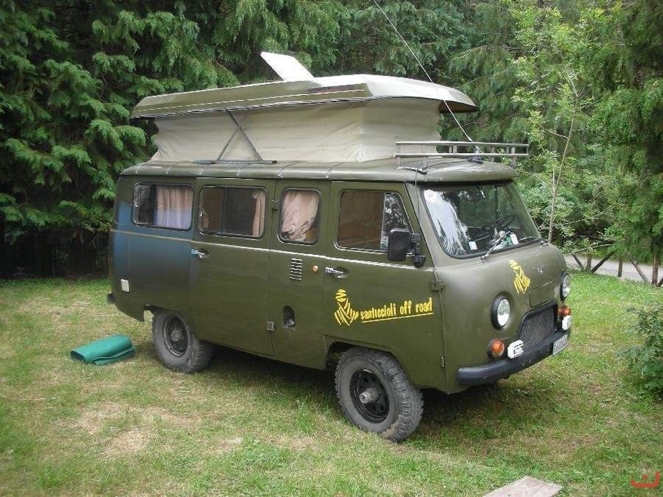    УАЗ-«буханка», переделанная в кемпер — гордость гаража Маурицио Разо. Фото предоставлено: Uazitaliaclub