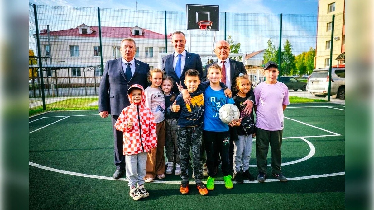    Руслан Кухарук поздравил жителей Белоярского района с днем образования