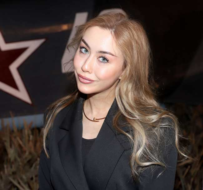 С уходом из жизни Александра Васильевича закончилась целая эпоха, и это отрицать точно не следует.-6