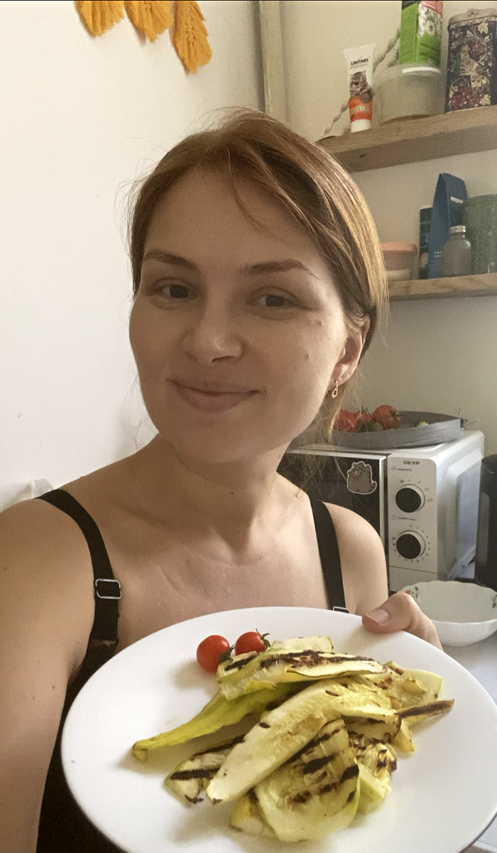 Кабачки с нашими двумя помидорками 😄