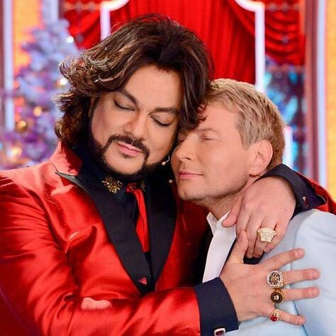 Вместе поём - вместе кошачий корм рекламируем - удобно устроились. Фото Яндекс.Картинки. 