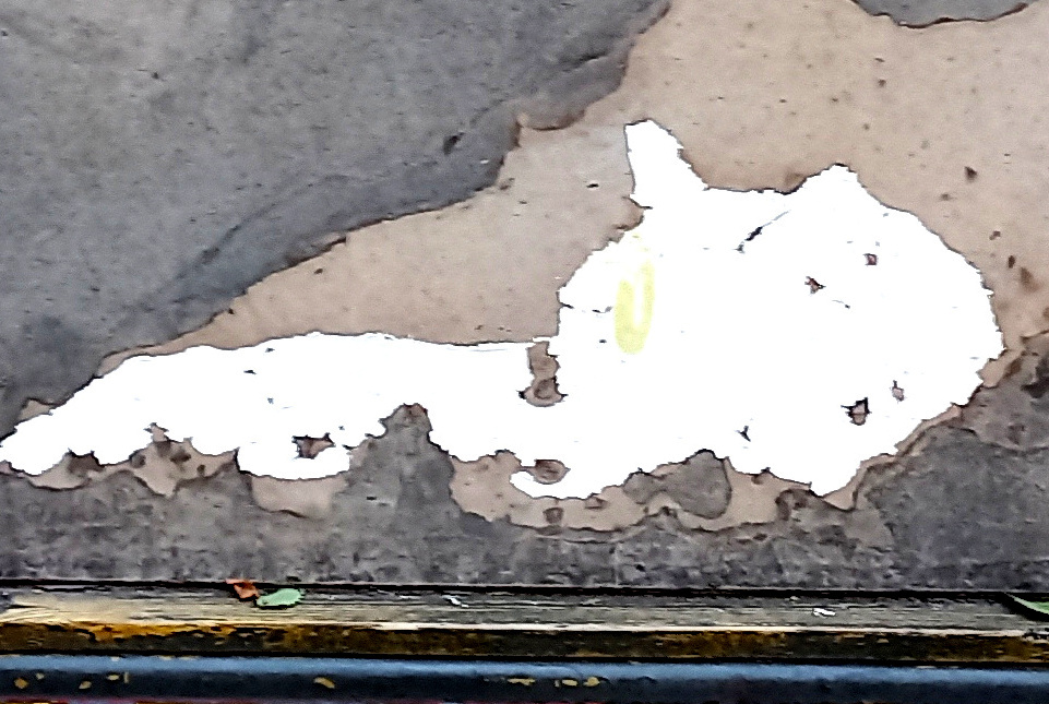 «Буратино в гробу». Старая скамейка. Из серии «Увидеть»