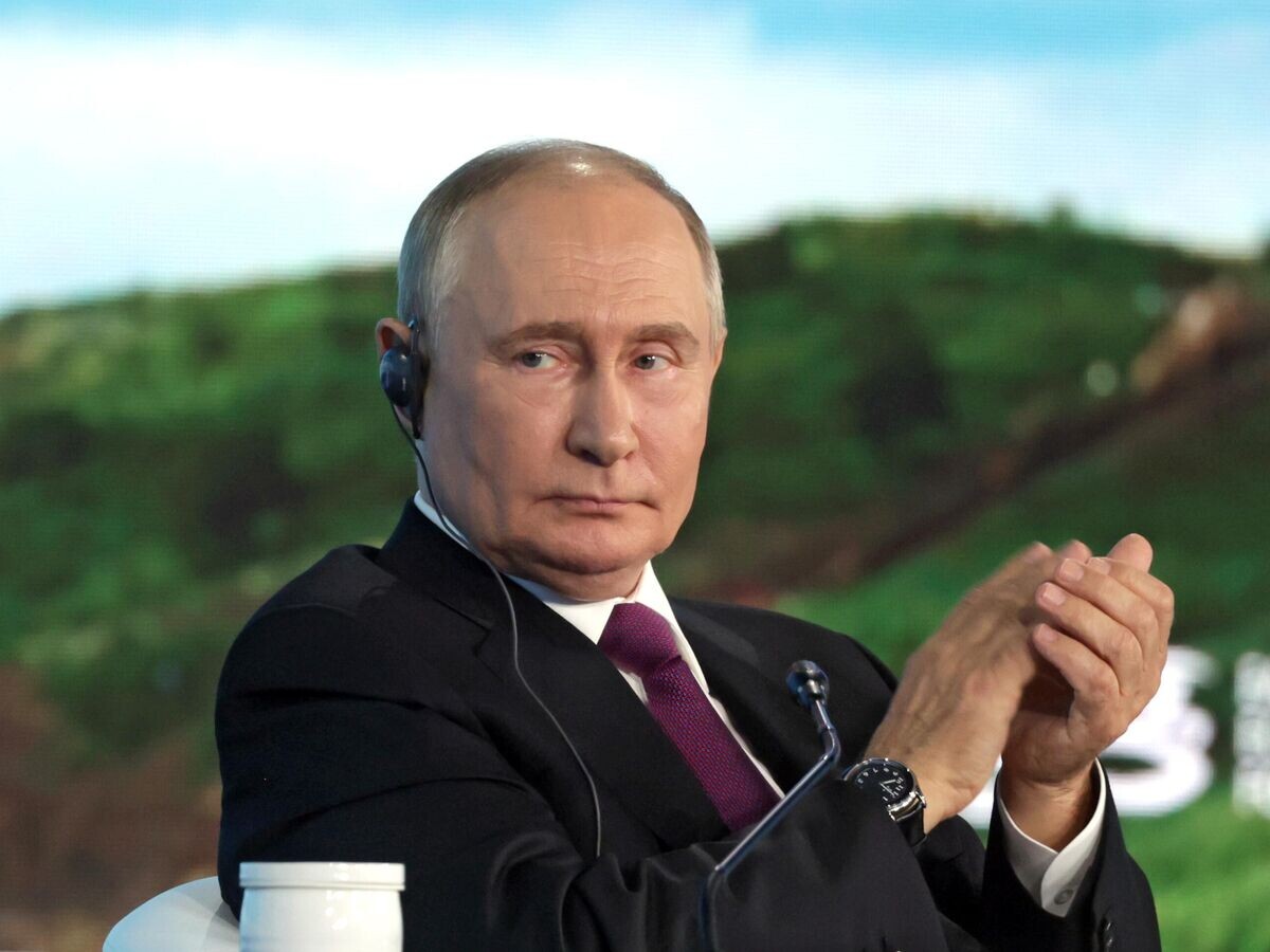    Президент России Владимир Путин на пленарной сессии Восточного экономического форума© РИА Новости / POOL