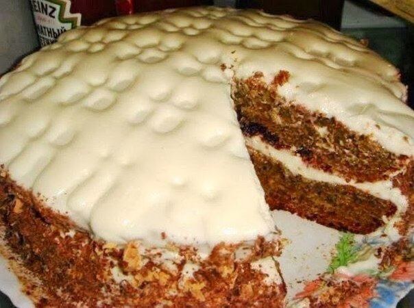 САМЫЙ ВКУСНЫЙ И БЫСТРЫЙ ТОРТ

Ингредиенты:

яйца – 2 шт.
сахар - 1 ст.
молоко – 1 ст.
варенья – 1 ст. (ежевика, черная смородина, слива или черника)
соды – 2ч.л.
2 ст. муки

Крем для торта:

сметана – 2 ст.
сахарная пудра – 1/2 ст.

Приготовление:

1. Для торта возьмем 2 яйца, взобьем, добавив с 1 стакан сахара.
2. Добавим один стакан молока, один стакан варенья, два стакана муки, 2 чайной ложки соды.
3. Выпечем 2 коржа при температуре 180 гр. и разрежем их на пласты.
4. Взобьем два стакана густой сметаны и 0,5 стакана сахарной пудры.
5. Коржи промажем сметанным кремом и поставим торт пропитываться в холодильник.