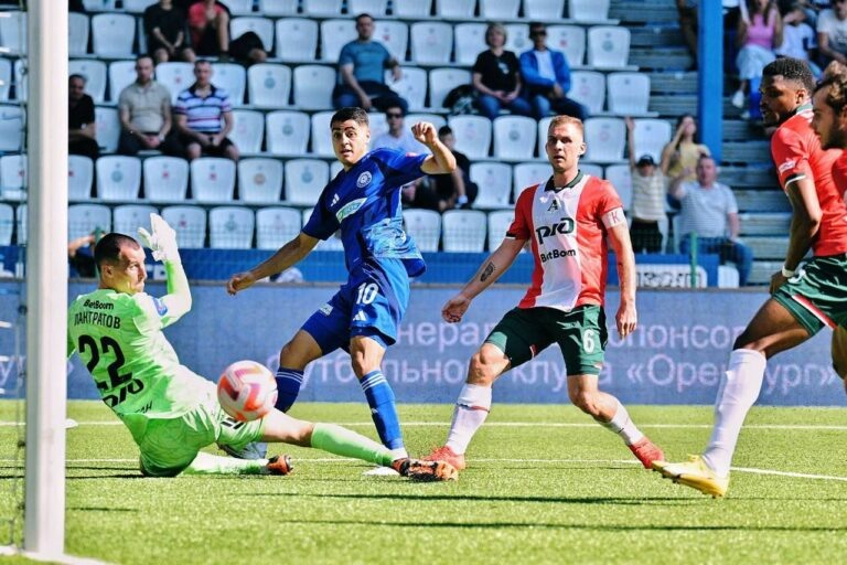    ФК «Оренбург» проиграл столичному «Локомотиву» Кристина Просвиркина