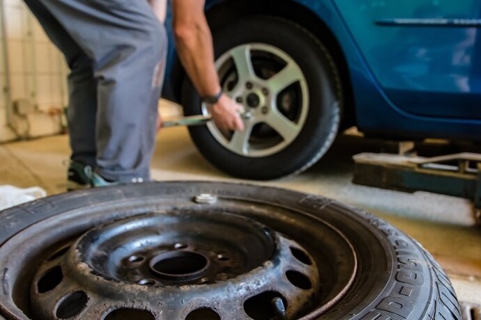     Перестановка колес своими руками: как управиться всего за 30 минут