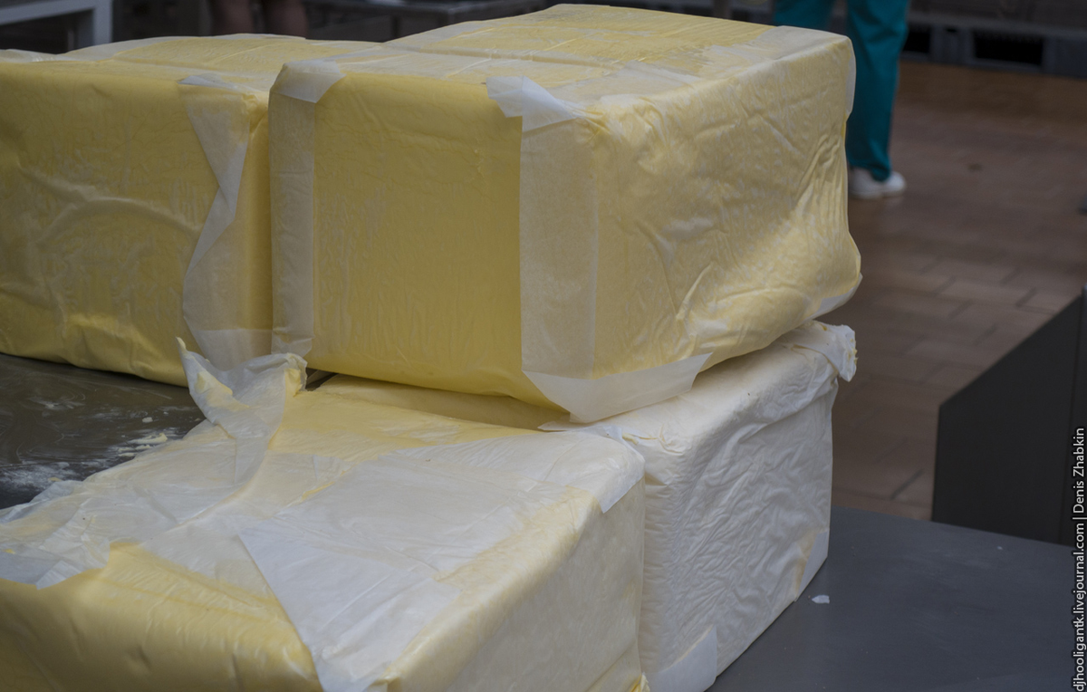 Вроде похоже на натуральное а там кто его знает.Фото из современных картинок